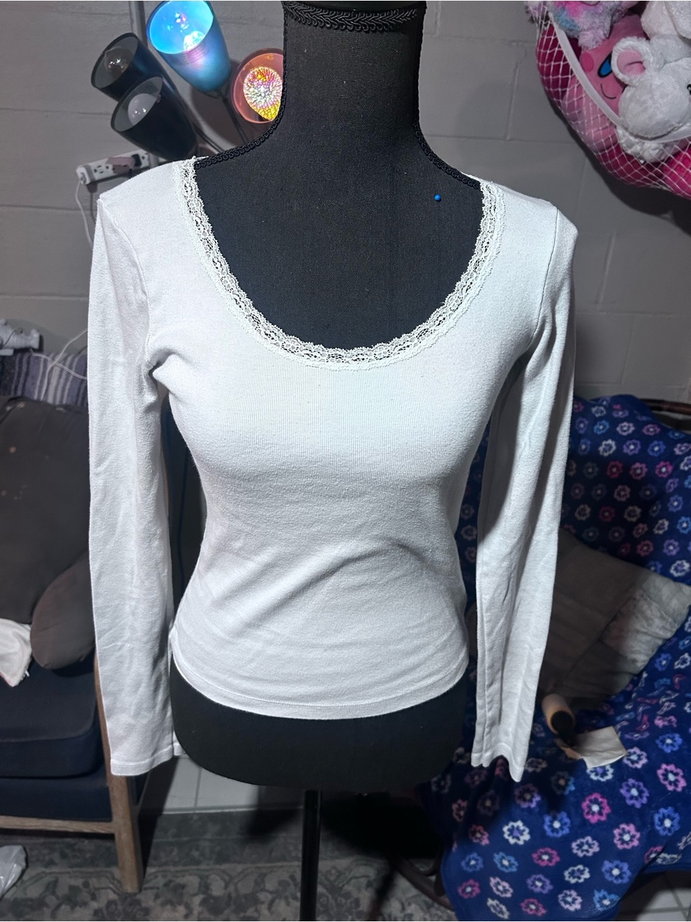 Brandy Melville Long-Sleeve White Women's Scoop Neck Top with Lace Trim